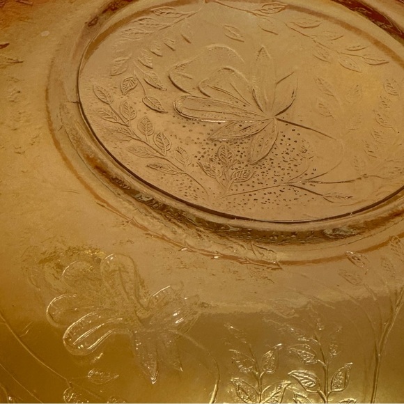 Vintage Iridescent Marigold Carnival Glass Decorative Bowl  Leaf Etched Design - Picture 13 of 16